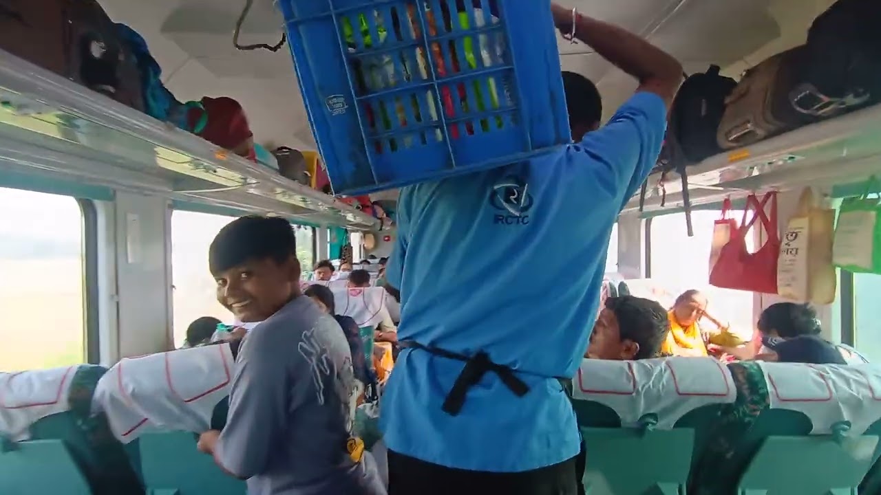 Experience Inside train of Dhauli express from puri to kolkata #indian #travel #train #trainjourney 