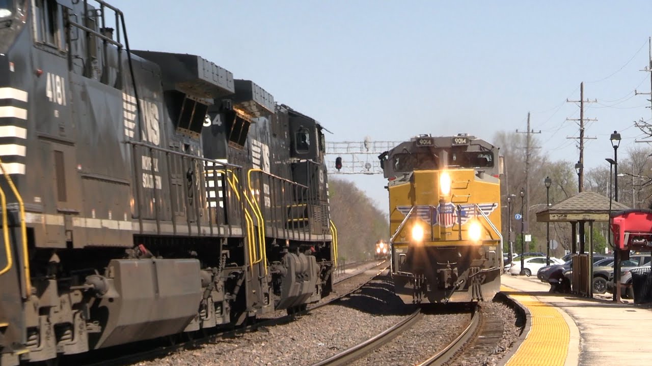 union-pacific-metra-action-glen-ellyn-il-4-13-2024-ft-3-train