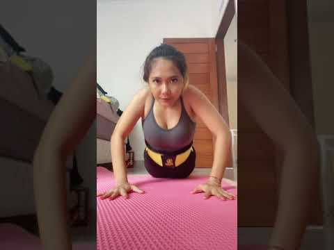 CEWEK PUSH UP ❗😜 ITUNYA KELIATAN DIKIT 😋😋😋 ASLI INI VIRAL BANGET