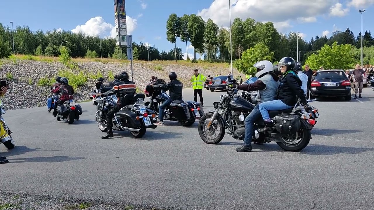 Harley-Davidson Club Finland kokoontumisajo Ikaalisissa 15.7.2023
