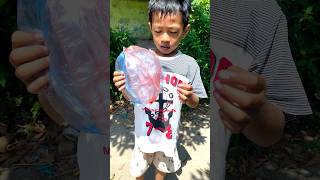 Abidzar, Punya Balon Tiup Jadul Warna Warni