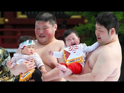 Sumo Wrestlers Make Babies Cry At Naki Sumo Festival