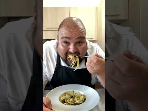 SPAGHETTI WITH CLAMS AND BOTTARGA #shorts #asmr