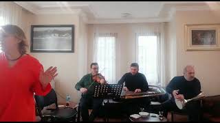 Aynur Aksoy - Meşesiz Dağlarda Meleyen Kuzu