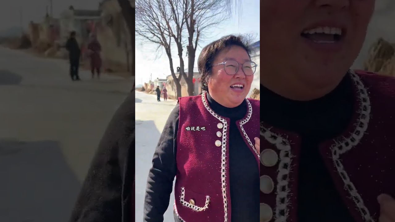 Today s rural life in Northeast China yangko dance has come to string yards.#Record real r