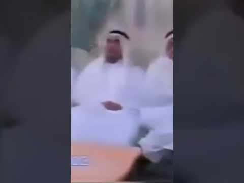 ابو بكر سالم يدندن بعود على ضوء الكوكب الساري نادر