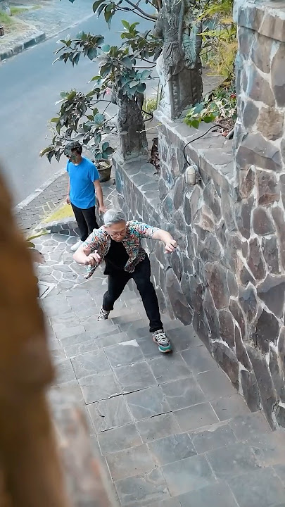 LANGKAH KAKI TERJAUH!!