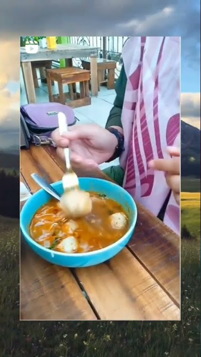 story wa 30 detik  bikin tegang cewek makn bakso 😑😑😑😬😬
