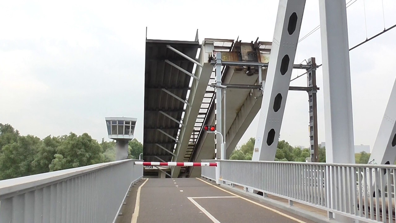Brugopening Baanhoekbrug Basculebrug/ Basculebridge/ Pont Basculant/ Klappbrücke Sliedrecht