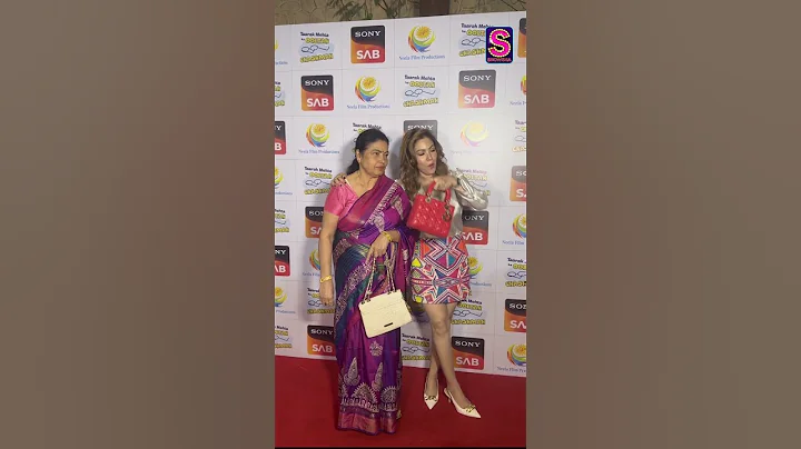 सबसे प्यारा पल! 🩷 #MunmunDutta अपनी माँ को TMKOC के 17 साल पूरे होने पर सुर्खियों में लाती हैं!