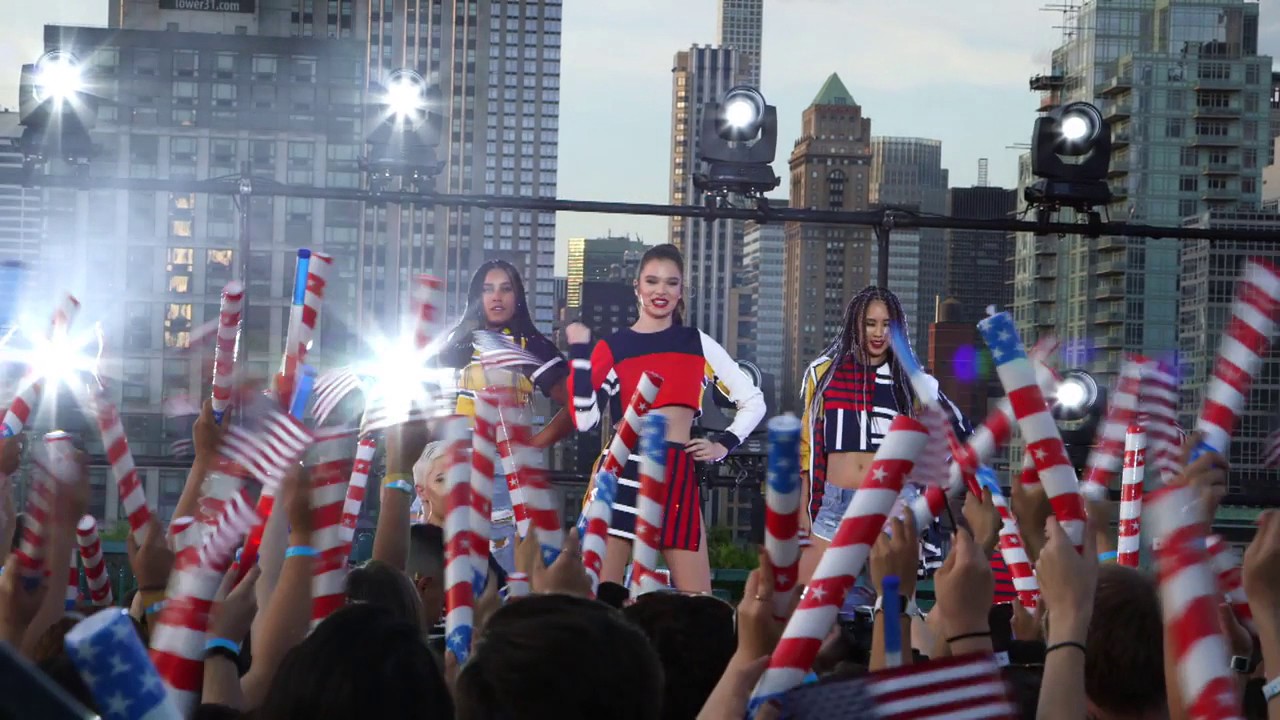 B-Roll from Hailee Steinfeld's Macy's Fourth of July Fireworks Spectacular Performance