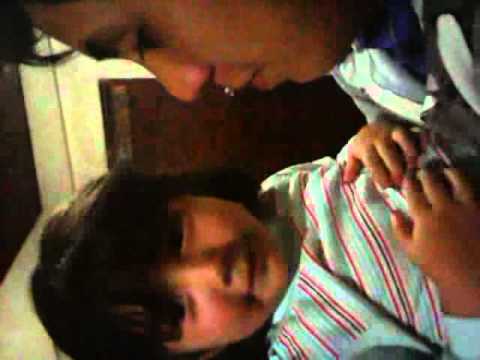 Niña japonesa pelea con el tio ver desde el 0:50