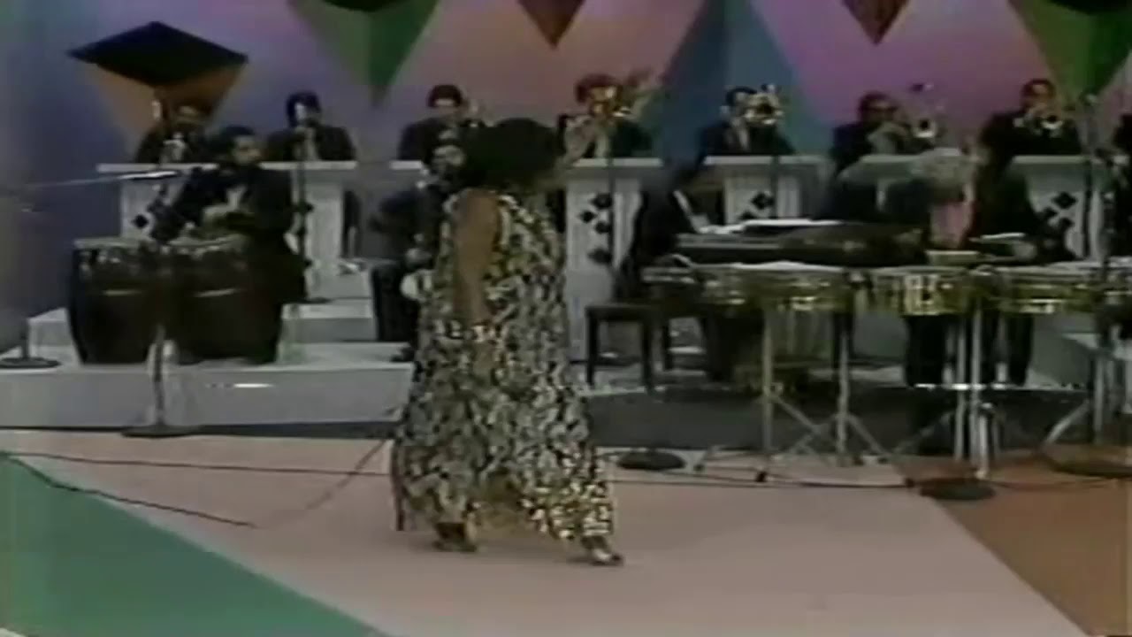 APAGA LA LUZ - CELIA CRUZ Y TITO PUENTE EN VIVO