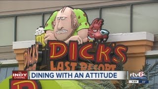 Rude food: Dinner served with a side of 'tude at Dick's Last Resort