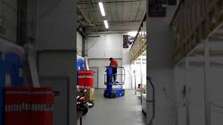UpRight TM12 teleskooppipuominostin