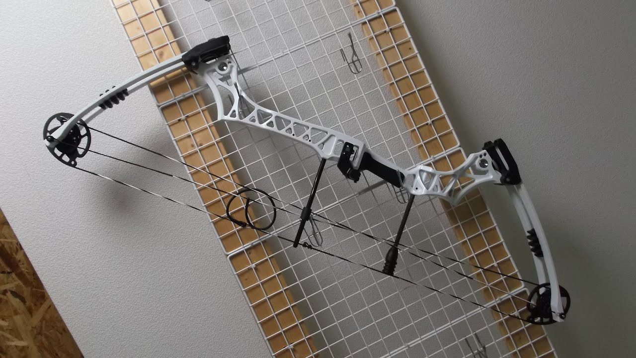 ボウプレスなしでコンパウンドボウに弦を張る