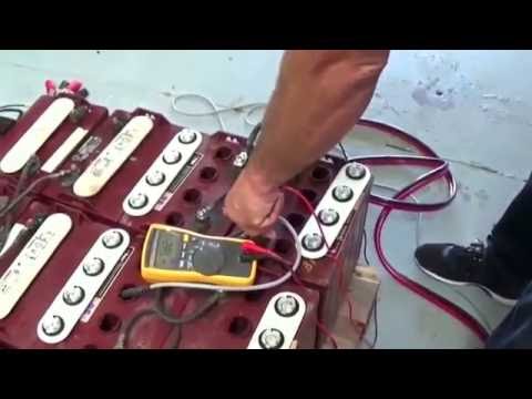 Vidéo: Réparation De Batteries Pour Un Tournevis : Comment Restaurer Une Batterie De Ses Propres Mains ? Remplacement Des Canettes Et Autres Objets