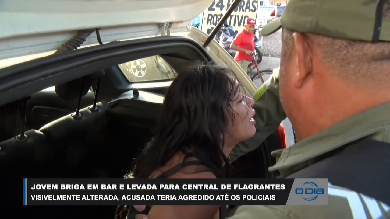 Mulher se altera, briga em bar, agride policiais e é levada para Central de Flagrantes 20 07 2023