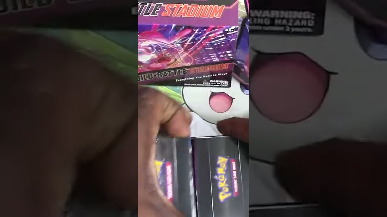 Whats inside the Fusion strike build and battle stadium box?