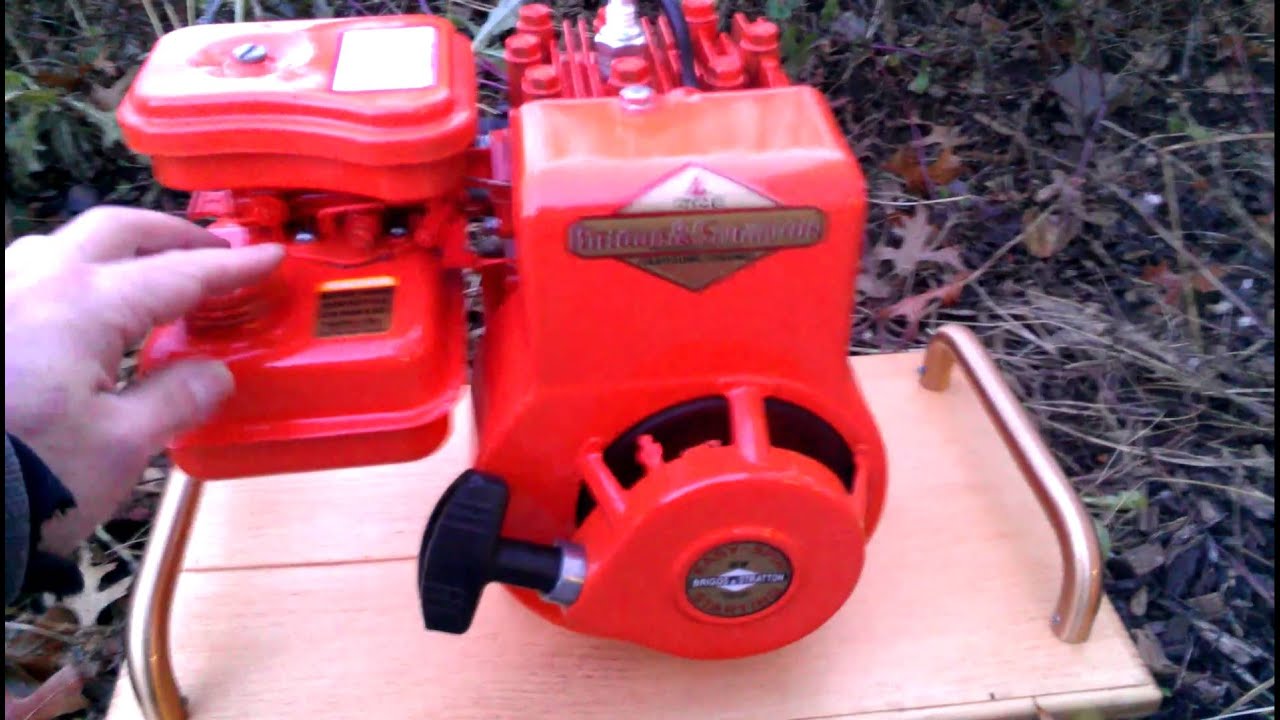 Briggs and Stratton 1962 model 81102 2 1/2 HP - YouTube