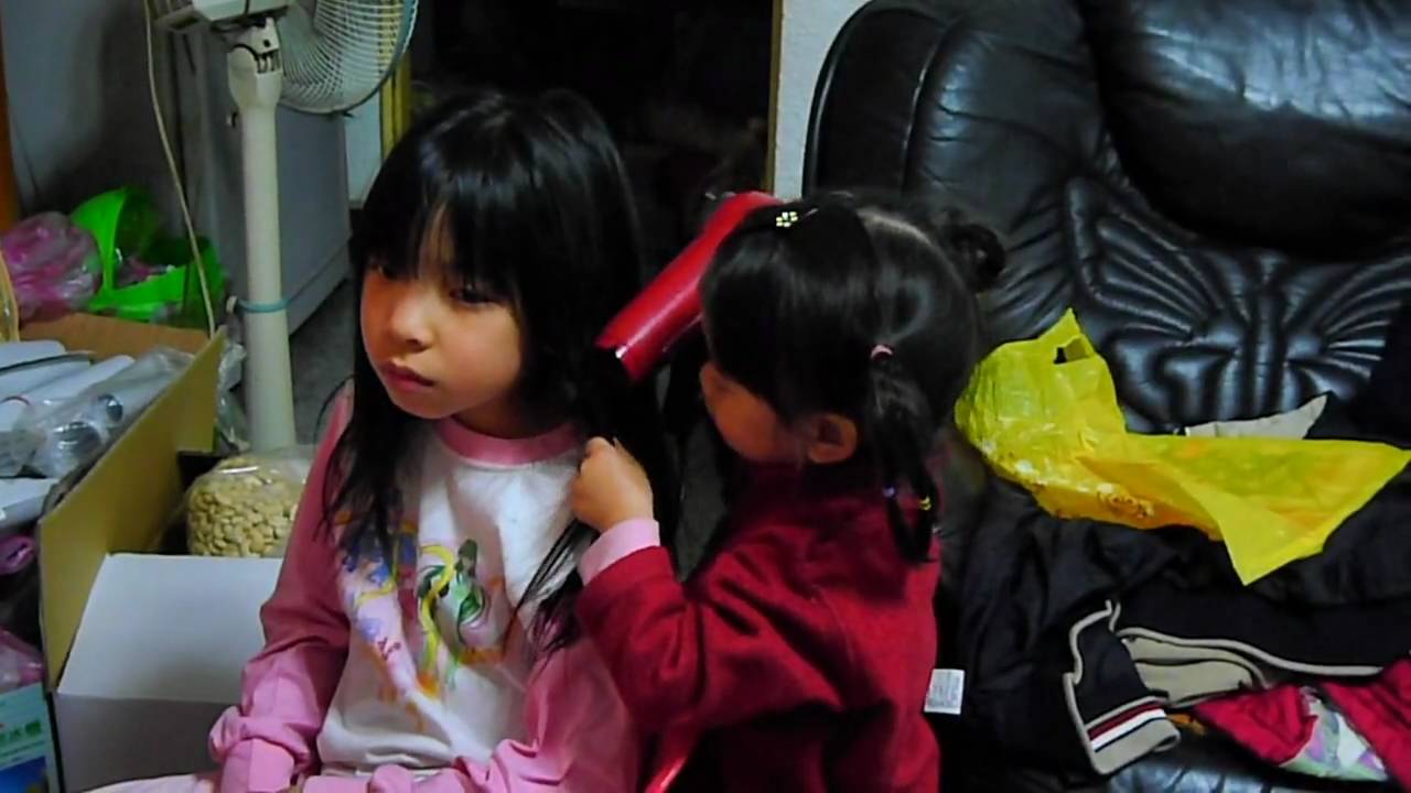Romina 兩歲半美髮師 2 1/2-year-old hairdresser