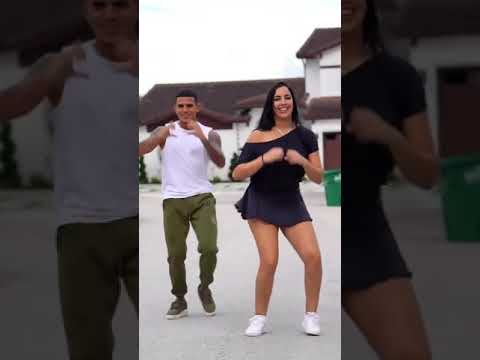 رقصني رقصني ع الواحده