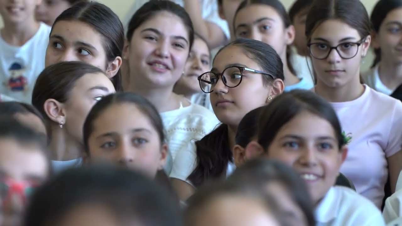 Սիմֆոնիկ ԴասA-Երևանի Ջորջ Դունայանցի անվան թիվ 154 հիմնական դպրոցում