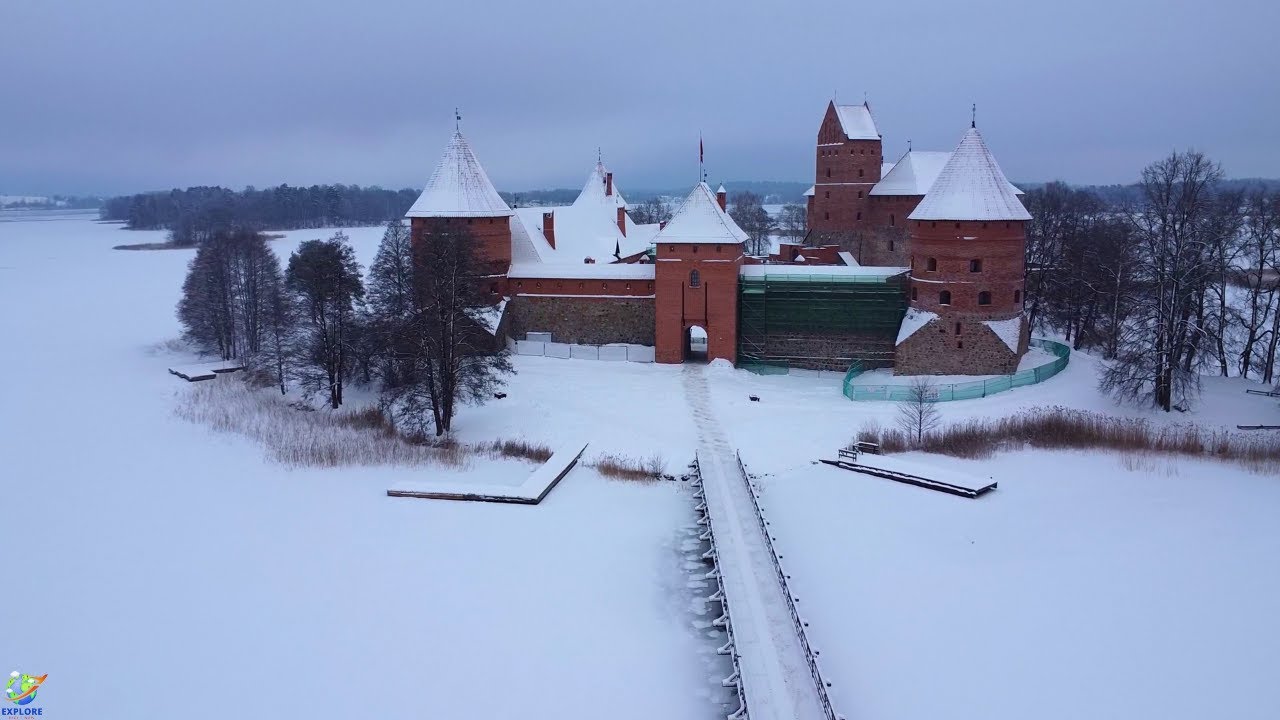 Trakai Island Castle from Above in Winter – Cinematic DJI Mini 2 Drone 4K