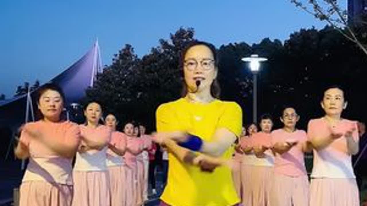 《爱如星火》肩颈操完整版！不跑 不跳 不卷腹 适合大体重 肩宽 背厚 腰粗的每天跟练！#简单易学健身操完整版 #中年人有氧运动健身操 #全民健身广场舞