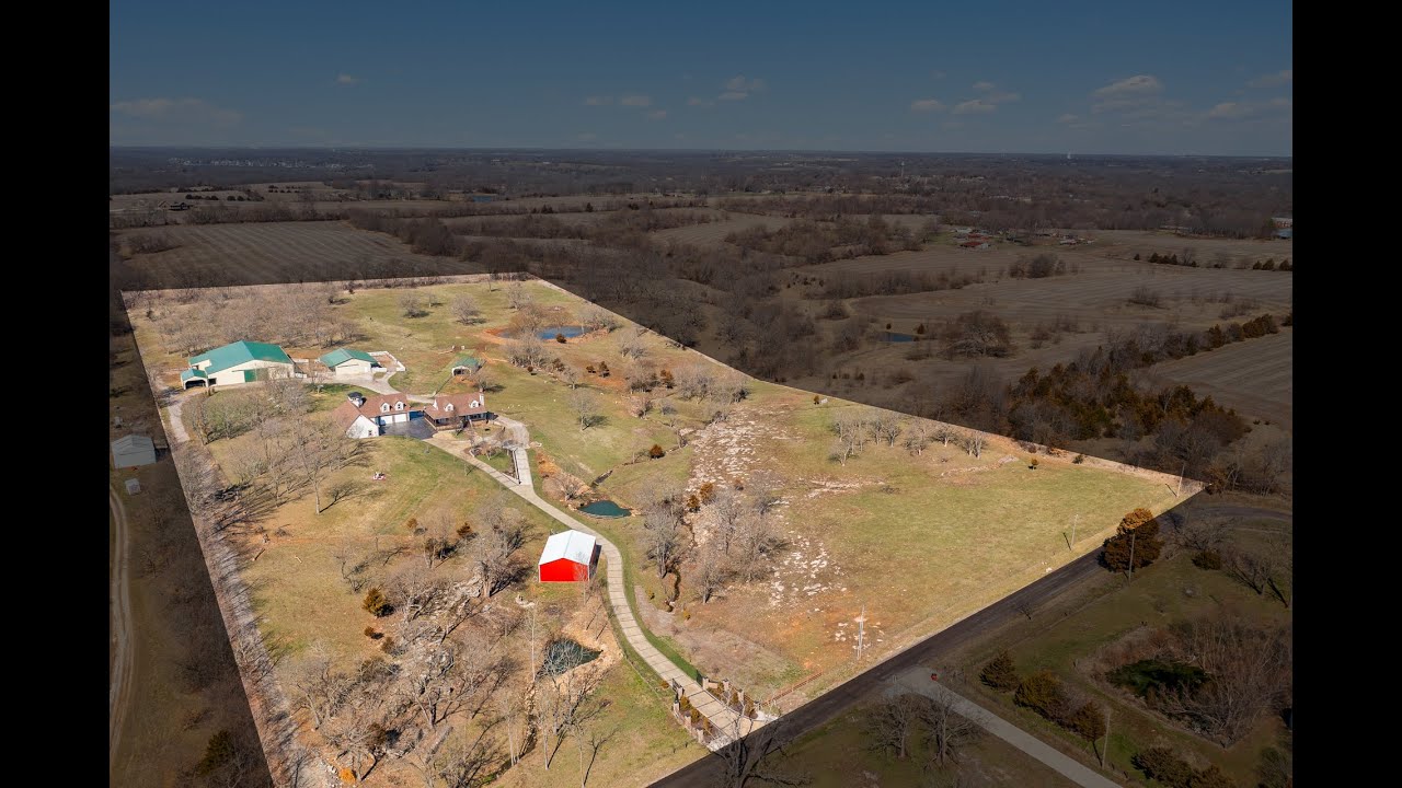 10100 S Brown Rd, Oak Grove, MO