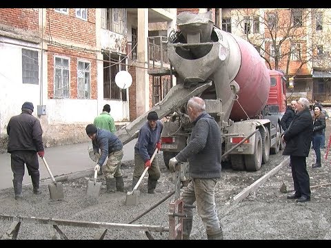 მრავალბინიანი კორპუსების შიდა ეზოების მოწყობა მიმდინარეობს