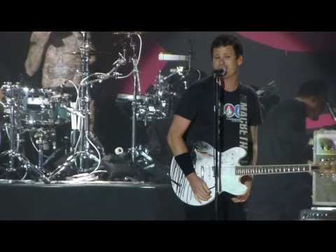 "Dogs Eating Dogs" Blink 182@Sands Bethlehem PA Event Center 9/12/13