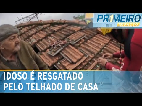 Video idoso-e-resgatado-pelo-telhado-de-casa-em-canoas-rs-primeiro-impacto-08-05-24