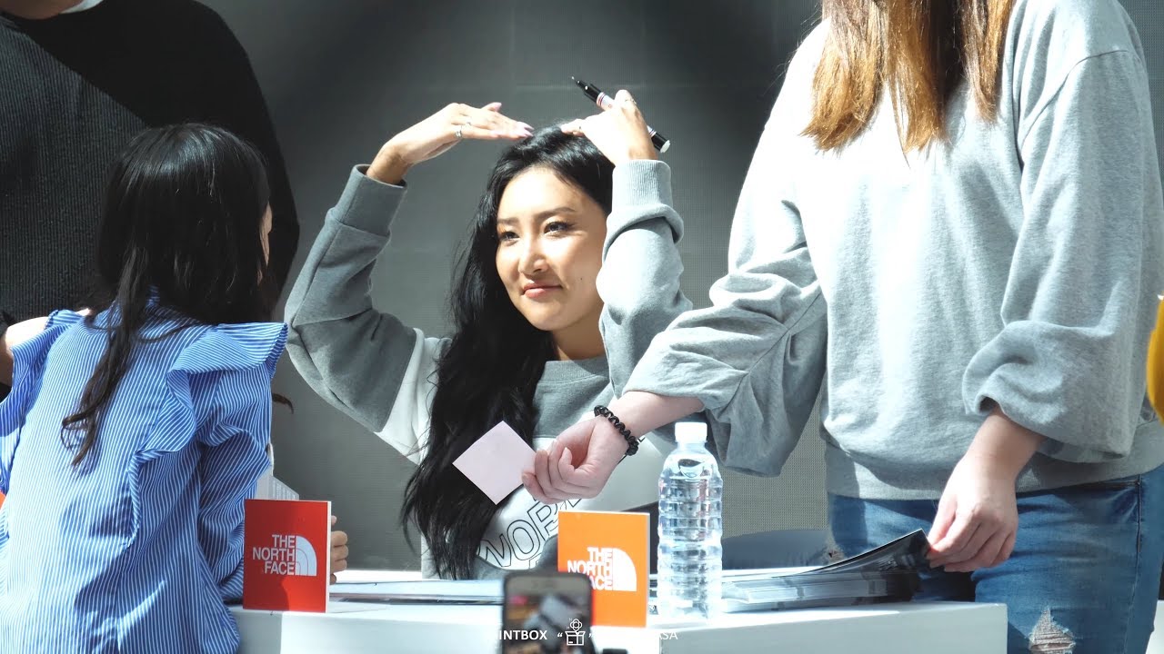 [4K] 180929 노스페이스 팬싸인회 마마무 화사 직캠 (Mamamoo Hwasa Fancam)