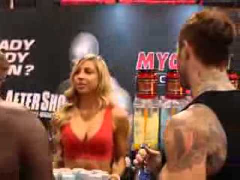 Hot Girls at the Myogenix Booth
