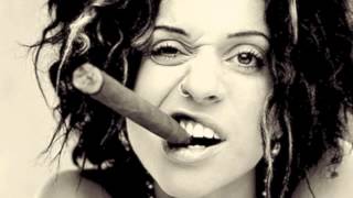 Watch Ani Difranco Kazoointoit video