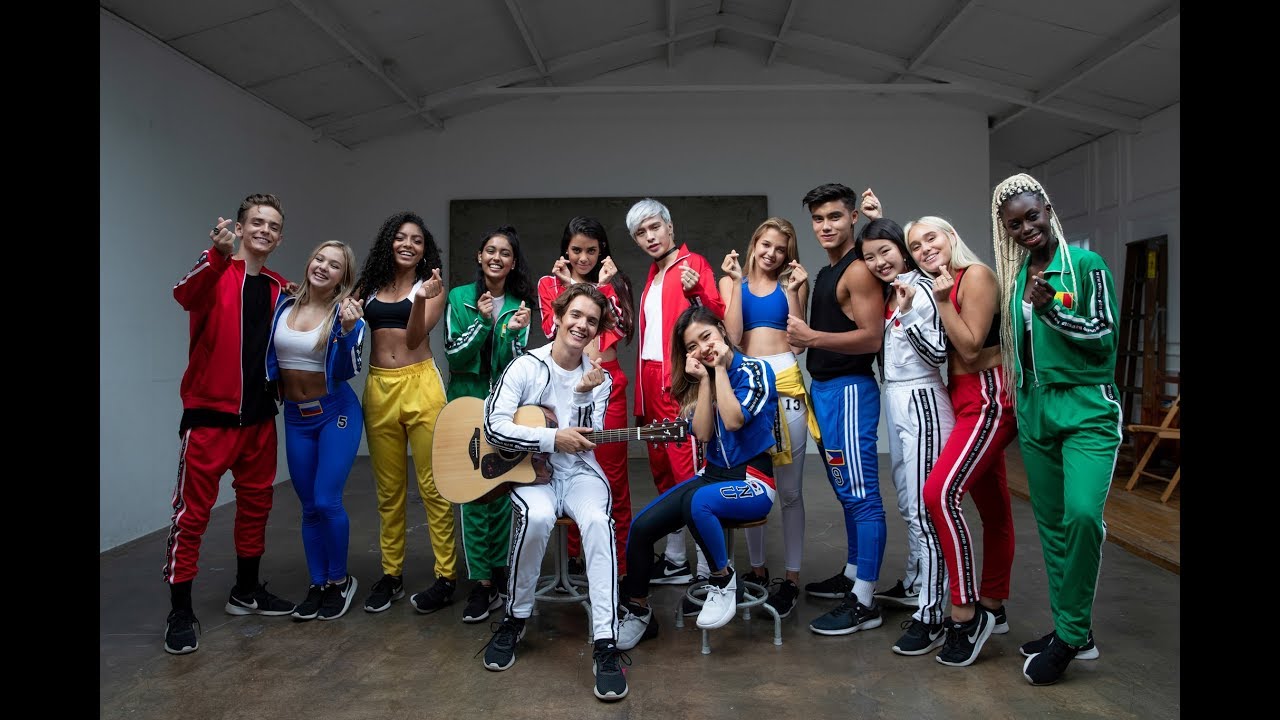 Группа now now. Now United. Now United участники. United Band. Виннер все участники.