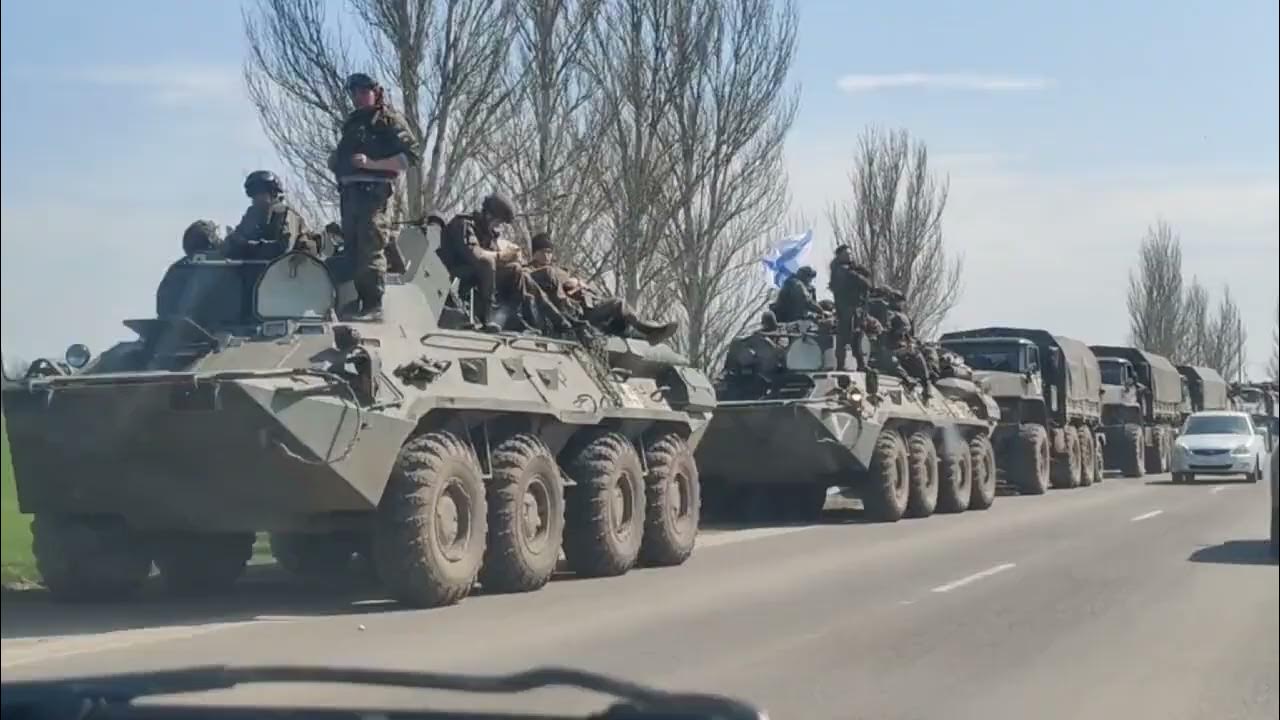 Фото колонны военной техники