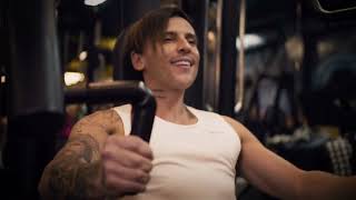 ELA É MAGRINHA DO BUNDÃO - FOI NA SALIENCIAZINHA (Clipe Oficial) MC Gimenes, MC BN e DJ Yuzak