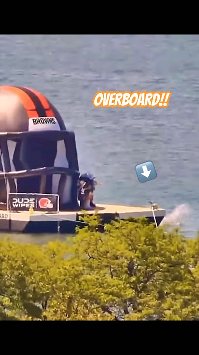 Camera man goes OVERBOARD!!! #footballshorts #fail #overboard #clevelandbrowns @browns