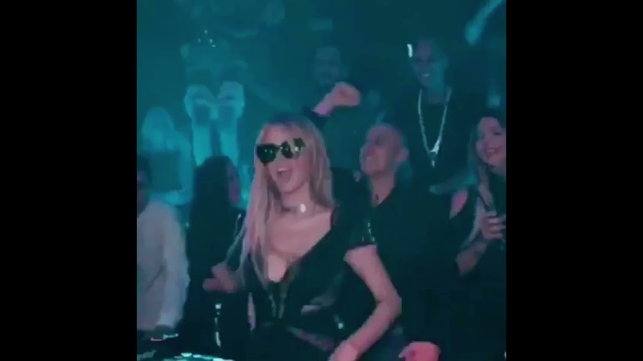 Paris Hilton DJ Set for Milan Fashion Week at Sesto Senso