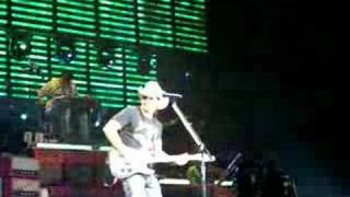 Famous Brad Paisley --Online-- Profile