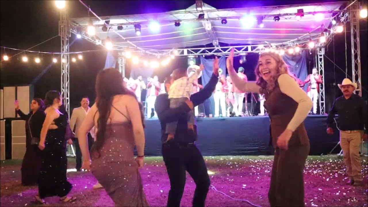 03 MONICA Y TOMÁS   LA FIESTA