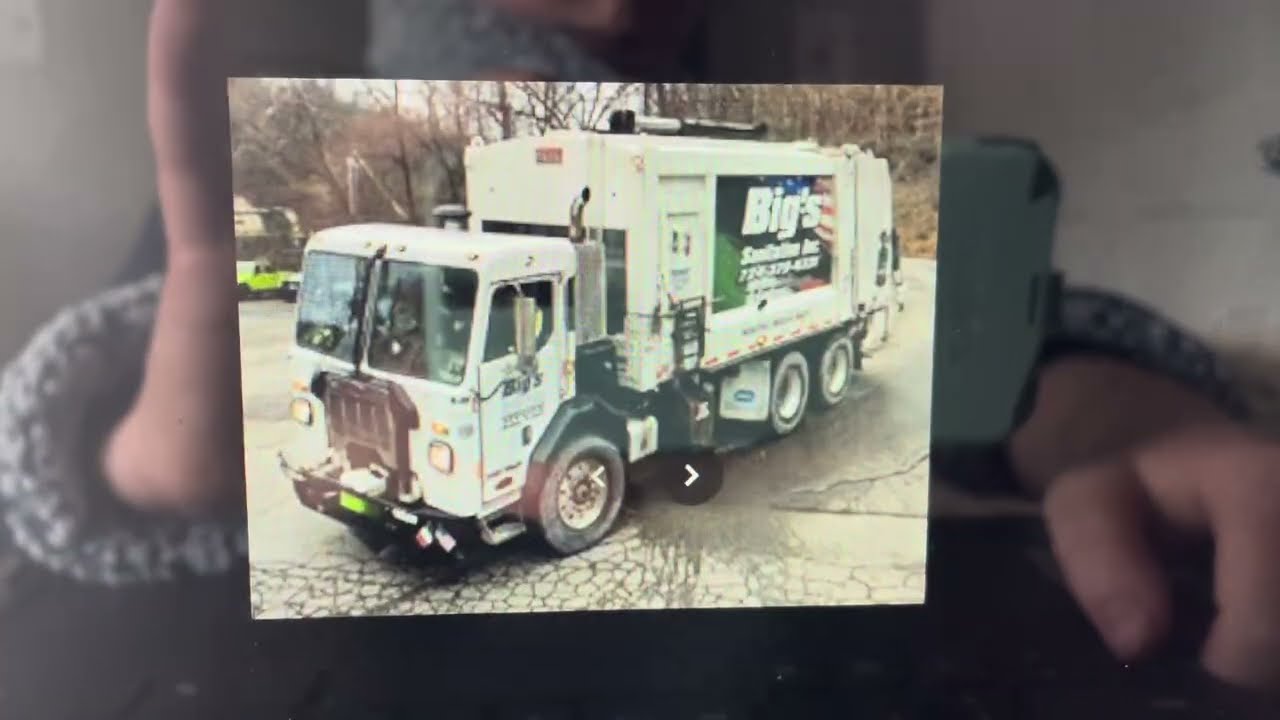 Garbage trucks on google maps 35!