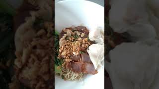 บะหมี่แห้ง  wheat noodles with vegetables and meat (Thailand)