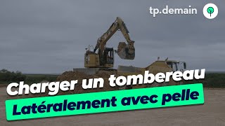 Charger Un Tombereau Avec Une Pelle Latéralement