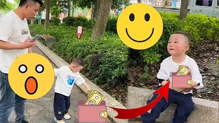 Cute Baby Picked Up The Wallet And Returned It To The Owner!#family #father and son #funny#cutebaby