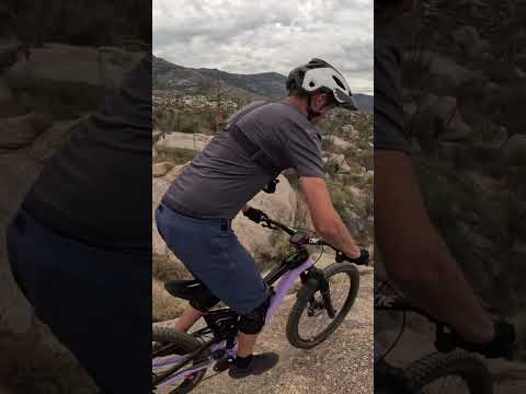 Epic Desert MTB: Jumps, Rocks & High-Speed Thrills! #shorts