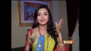 Swaragini - Jodein Rishton Ke Sur: Ragini Blames Sanskaar for Misbehave - India TV Resimi