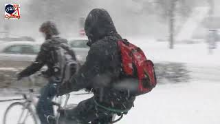 Cycling in the snow, Den Bosch (Netherlands)